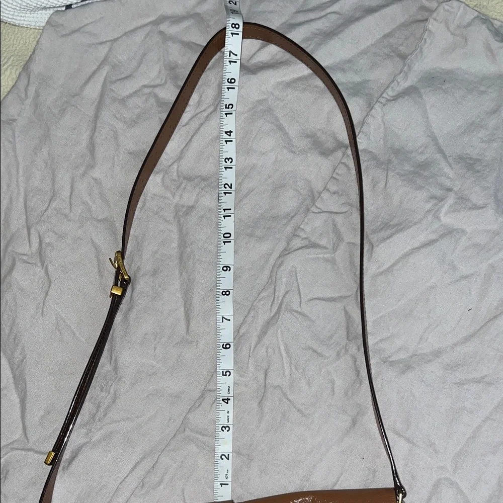 Michael Kors Darrington Large Crackle Brown Leather Crossbody - Picture 5 of 16